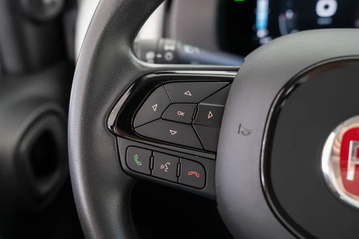 1.0 Hybrid Cross | Tot 8 Jaar Garantie | Apple Carplay & Android Auto | Parkeersensoren | Cruise Controle | Bluetooth | DAB |