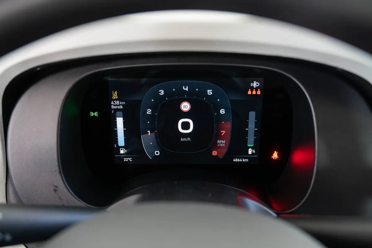 1.0 Hybrid Cross | Tot 8 Jaar Garantie | Apple Carplay & Android Auto | Parkeersensoren | Cruise Controle | Bluetooth | DAB |