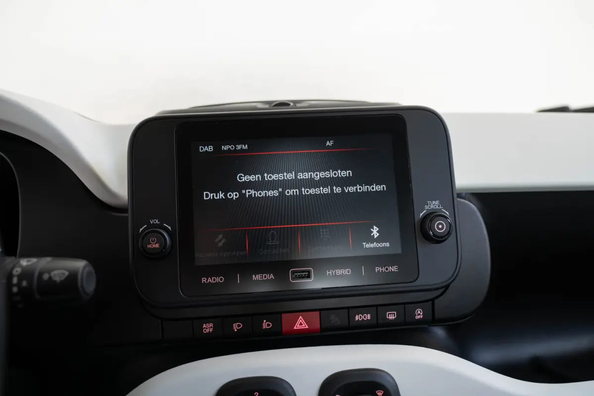 1.0 Hybrid Cross | Tot 8 Jaar Garantie | Apple Carplay & Android Auto | Parkeersensoren | Cruise Controle | Bluetooth | DAB |