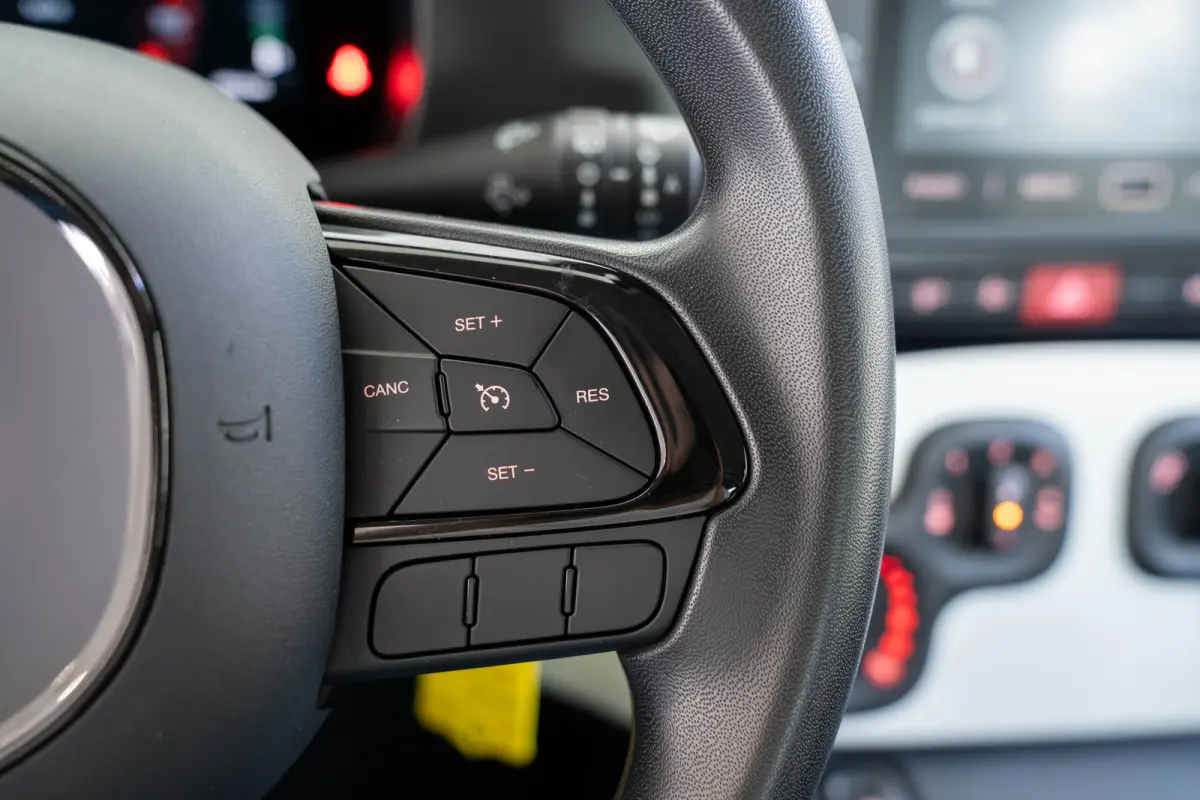 1.0 Hybrid Cross | Tot 8 Jaar Garantie | Apple Carplay & Android Auto | Parkeersensoren | Cruise Controle | Bluetooth | DAB |