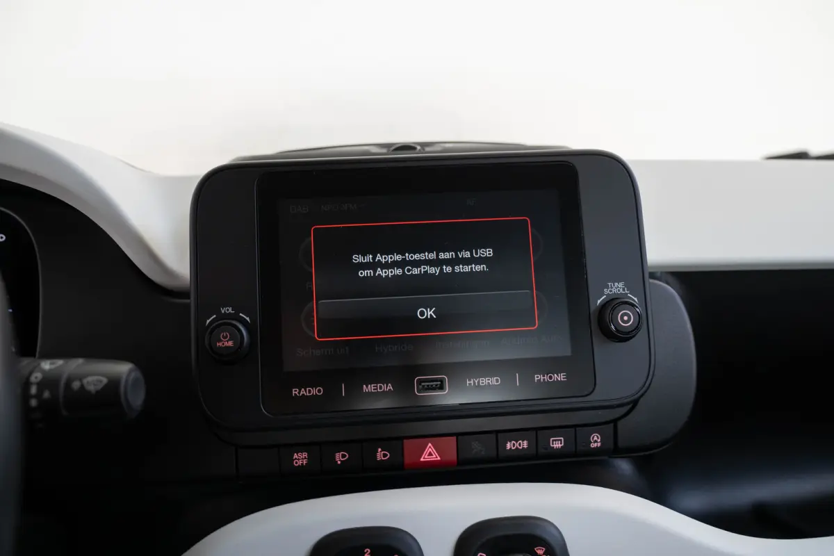 1.0 Hybrid Cross | Tot 8 Jaar Garantie | Apple Carplay & Android Auto | Parkeersensoren | Cruise Controle | Bluetooth | DAB |