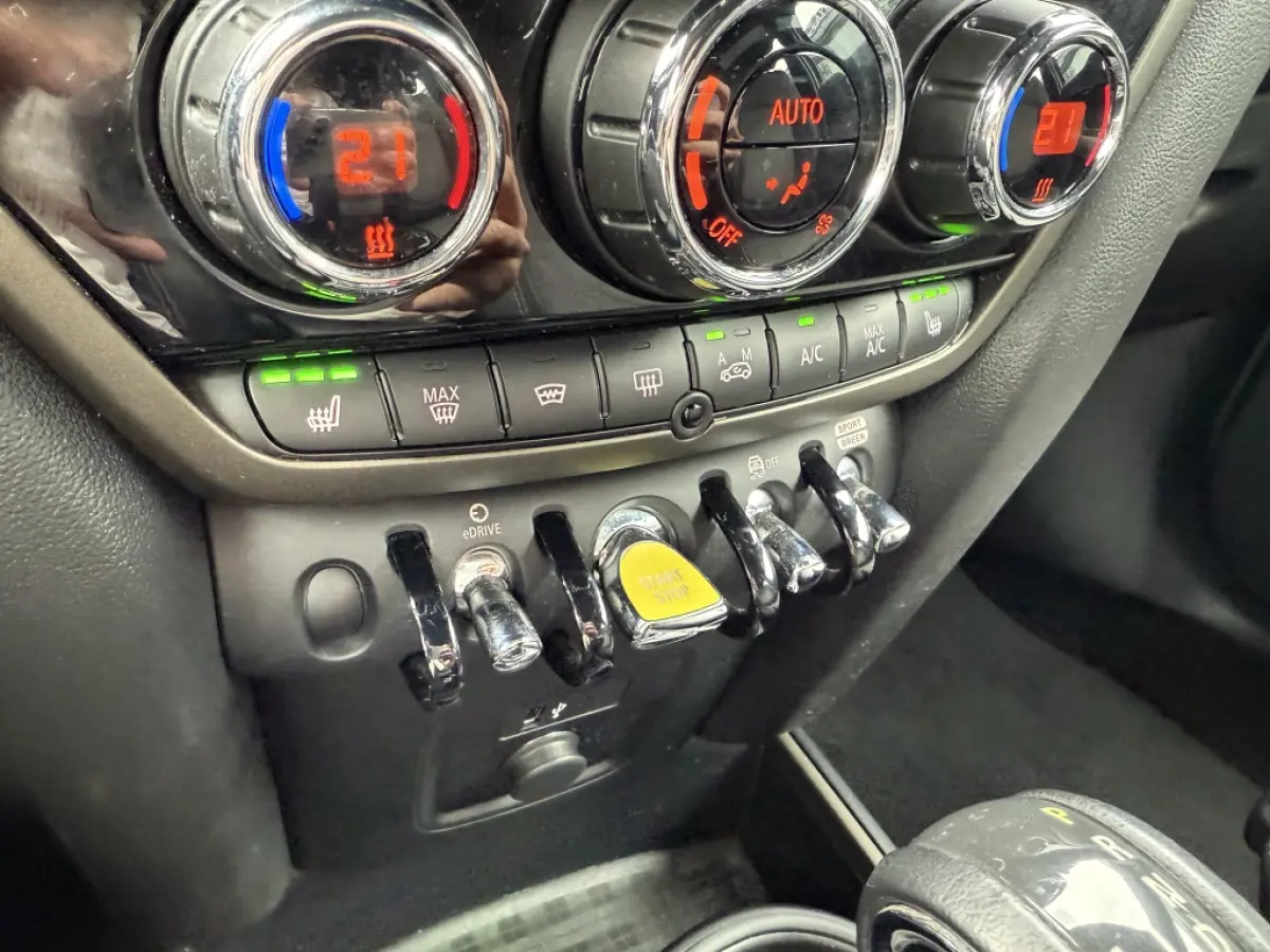 1.5 Cooper ALL4 PHEV | Navi | Camera | Memory stoelen | 39DKM!!