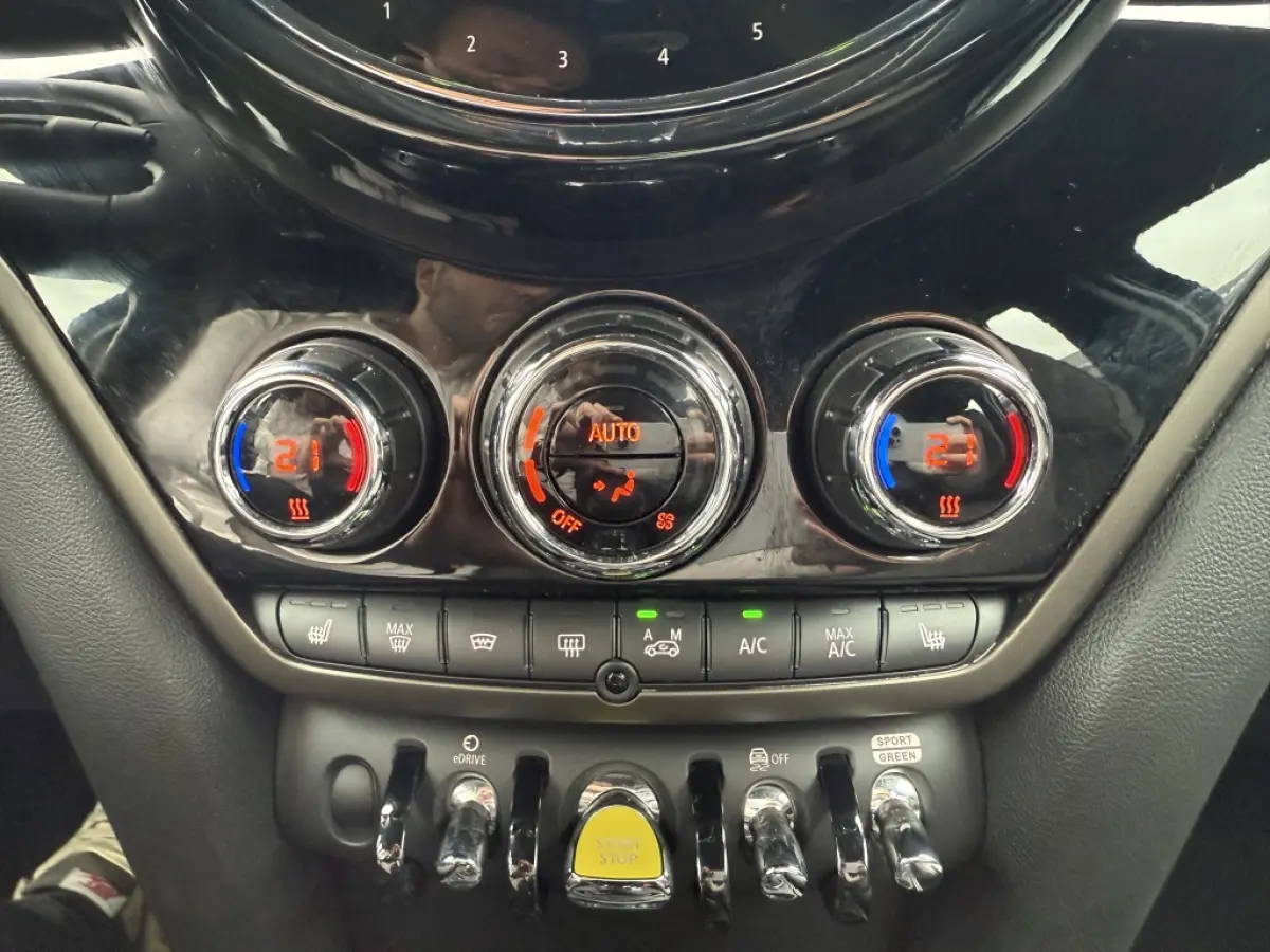1.5 Cooper ALL4 PHEV | Navi | Camera | Memory stoelen | 39DKM!!