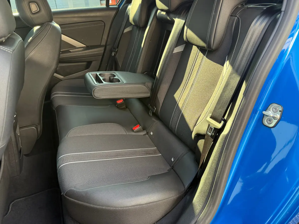 1.2 Turbo GS 130pk | ADAPTIVE CRUISE CONTROL| CAMERA ACHTER| PARKEERSENSOREN V&A| CLIMATE CONTROL| APPLE CARPLAY/ANDROID AUTO