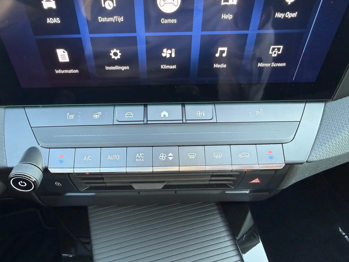 1.2 Turbo GS 130pk | ADAPTIVE CRUISE CONTROL| CAMERA ACHTER| PARKEERSENSOREN V&A| CLIMATE CONTROL| APPLE CARPLAY/ANDROID AUTO