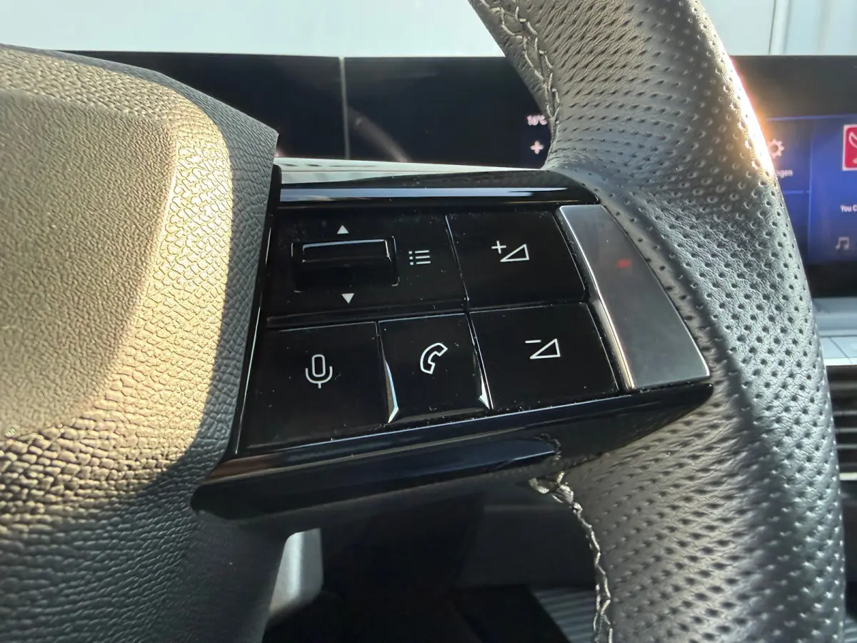 1.2 Turbo GS 130pk | ADAPTIVE CRUISE CONTROL| CAMERA ACHTER| PARKEERSENSOREN V&A| CLIMATE CONTROL| APPLE CARPLAY/ANDROID AUTO