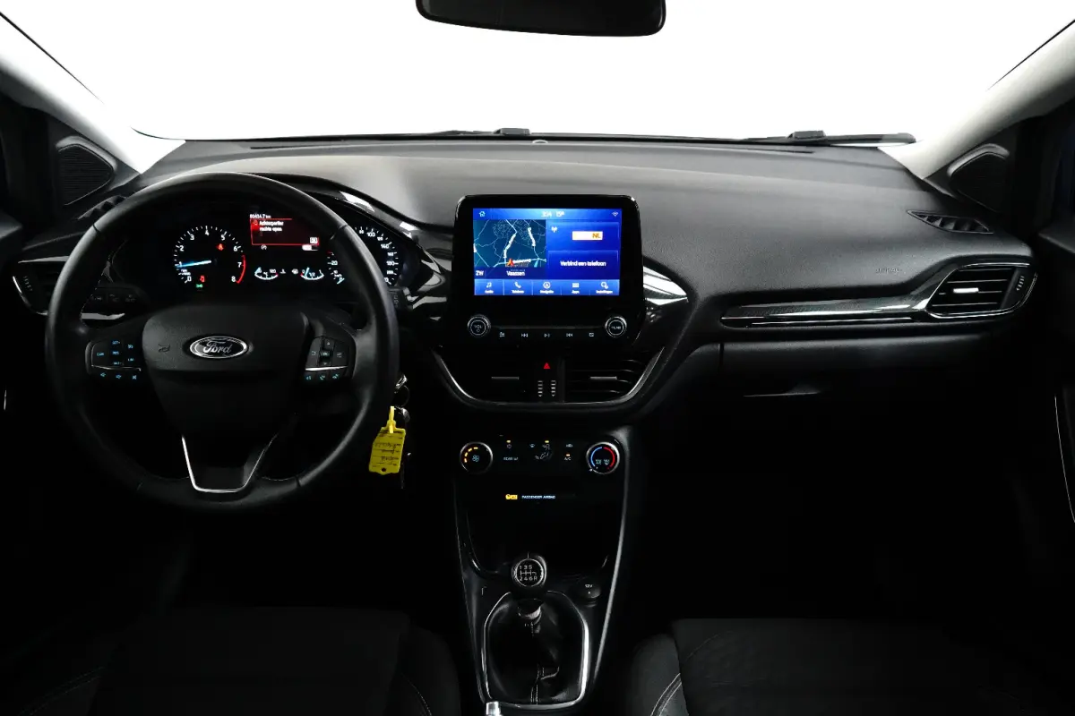 1.0 Titanium | Trekhaak | Camera | Cruise Control | Apple Carplay | Navigatie