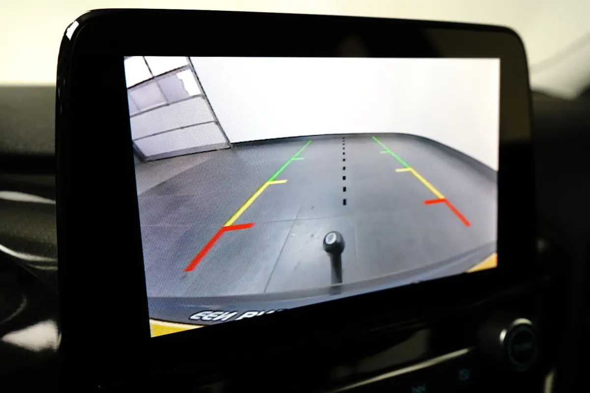 1.0 Titanium | Trekhaak | Camera | Cruise Control | Apple Carplay | Navigatie