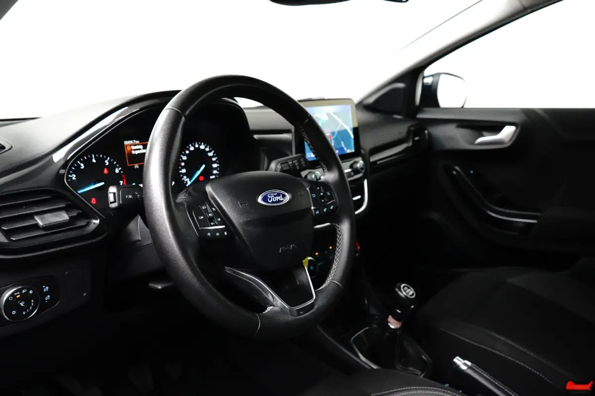 1.0 Titanium | Trekhaak | Camera | Cruise Control | Apple Carplay | Navigatie