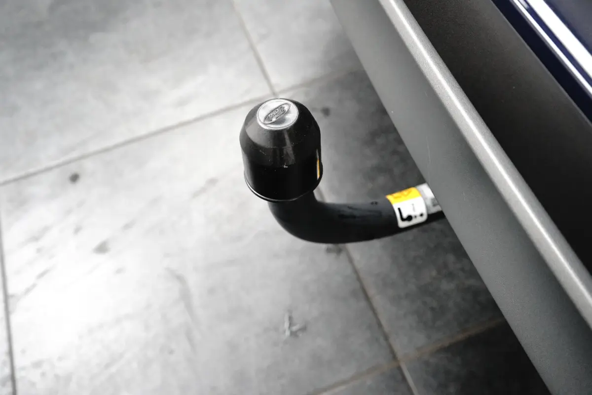 1.0 Titanium | Trekhaak | Camera | Cruise Control | Apple Carplay | Navigatie