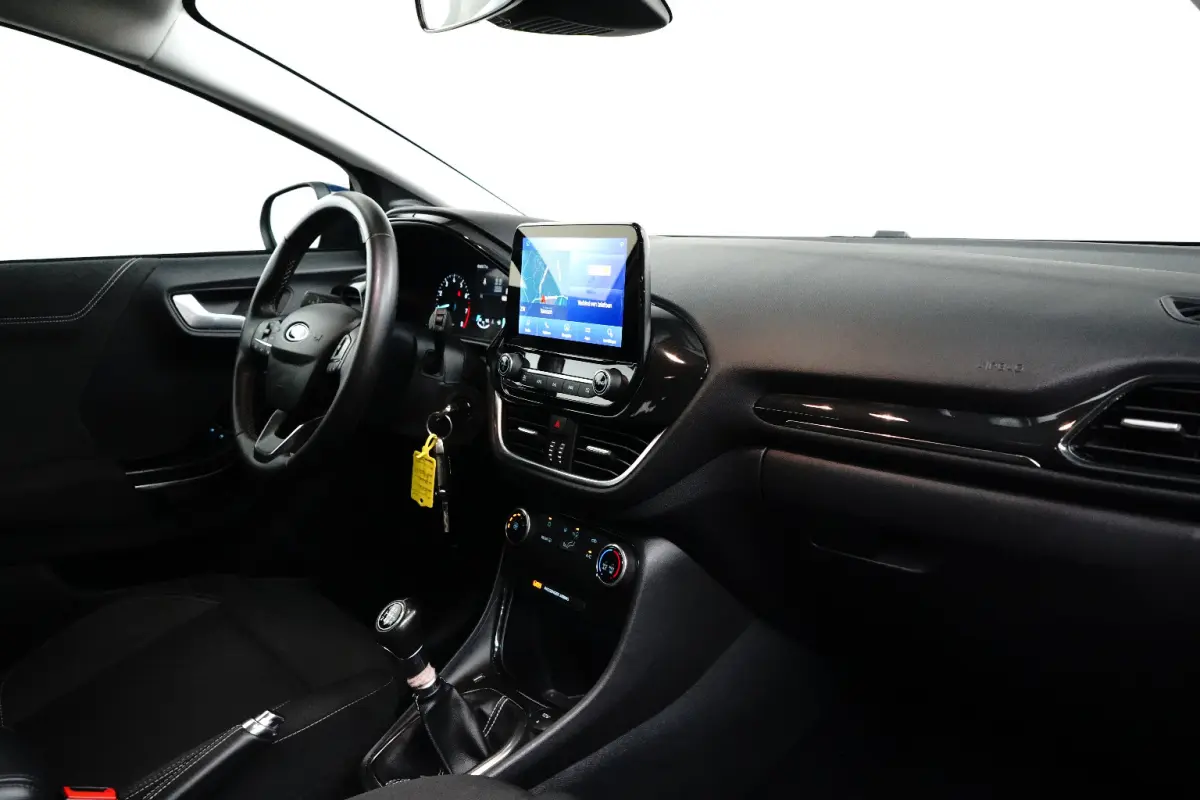 1.0 Titanium | Trekhaak | Camera | Cruise Control | Apple Carplay | Navigatie