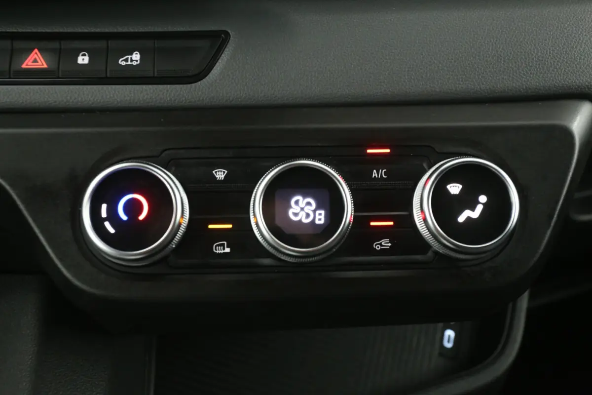 T35 L2H2 Advance 3,5t Long Range 87 kWh | Snelladen | SOH 97% | Airco | Camera | Virtual | 3 Zits | Cruise | Carplay | LED