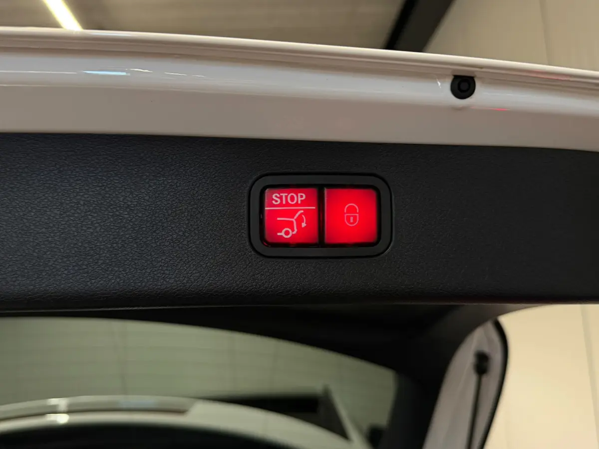 300 e AMG Line Pano Burmester HUD Distronic Night Pakket