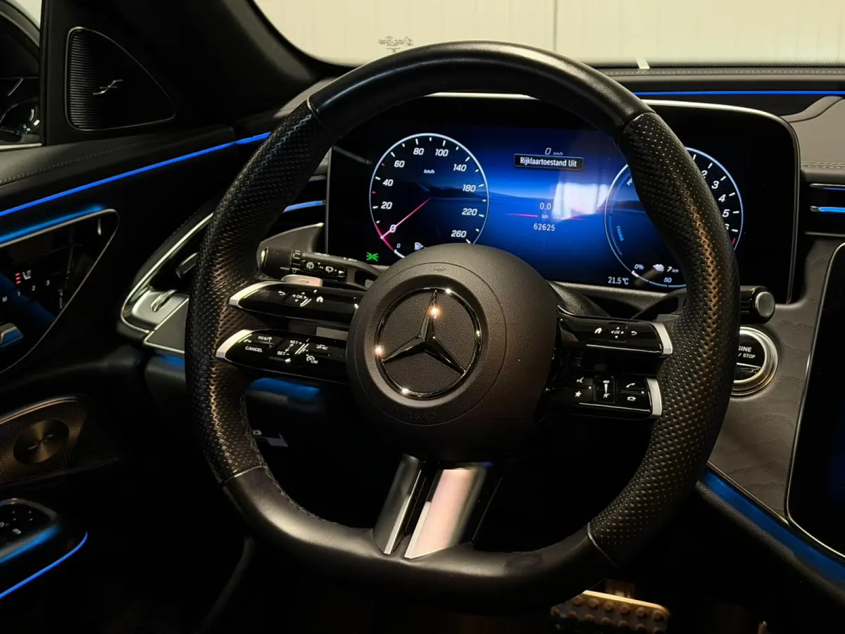 300 e AMG Line Pano Burmester HUD Distronic Night Pakket