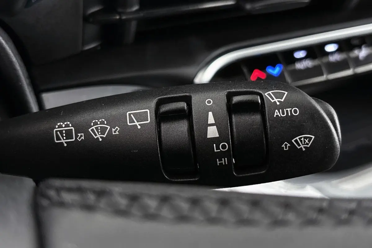 1.0 Hybrid Torino Launch Edition Apple CarPlay Parkeersensoren Climate Control