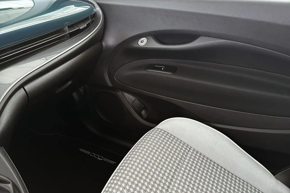 1.0 Hybrid Torino Launch Edition Apple CarPlay Parkeersensoren Climate Control