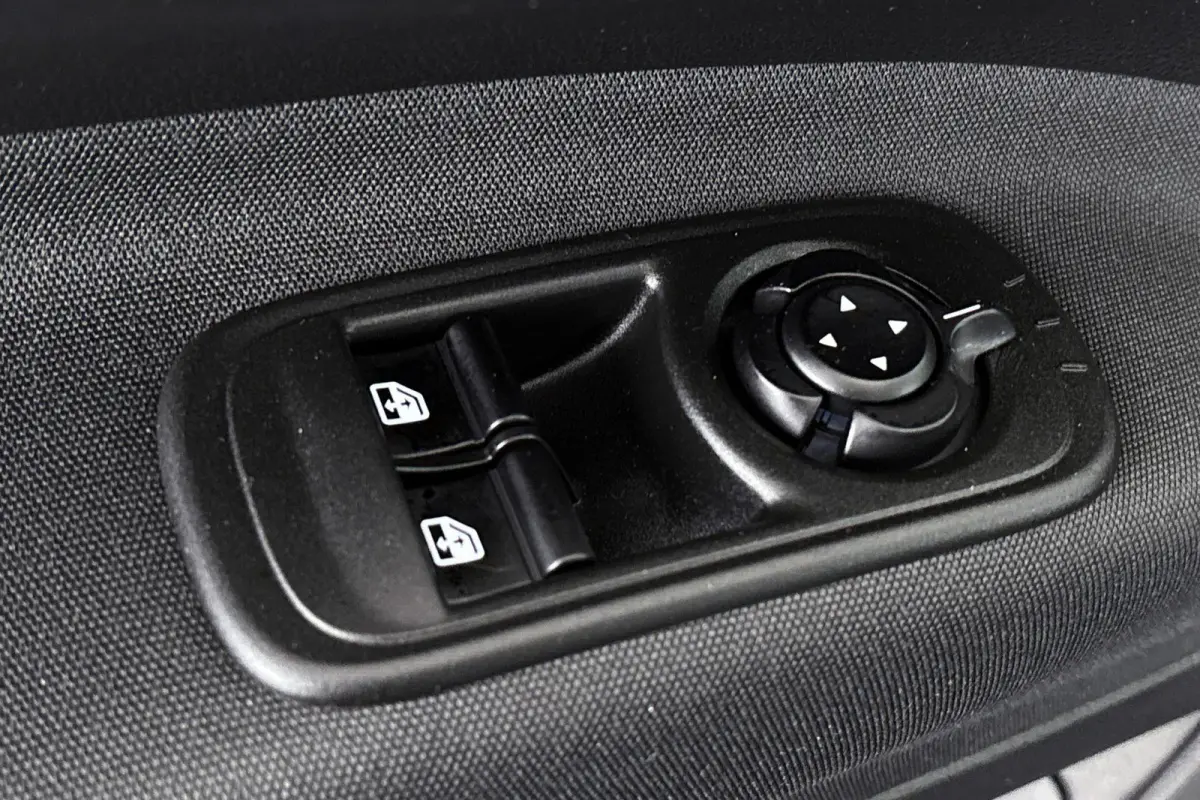 1.0 Hybrid Torino Launch Edition Apple CarPlay Parkeersensoren Climate Control