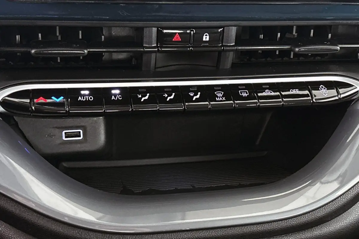 1.0 Hybrid Torino Launch Edition Apple CarPlay Parkeersensoren Climate Control