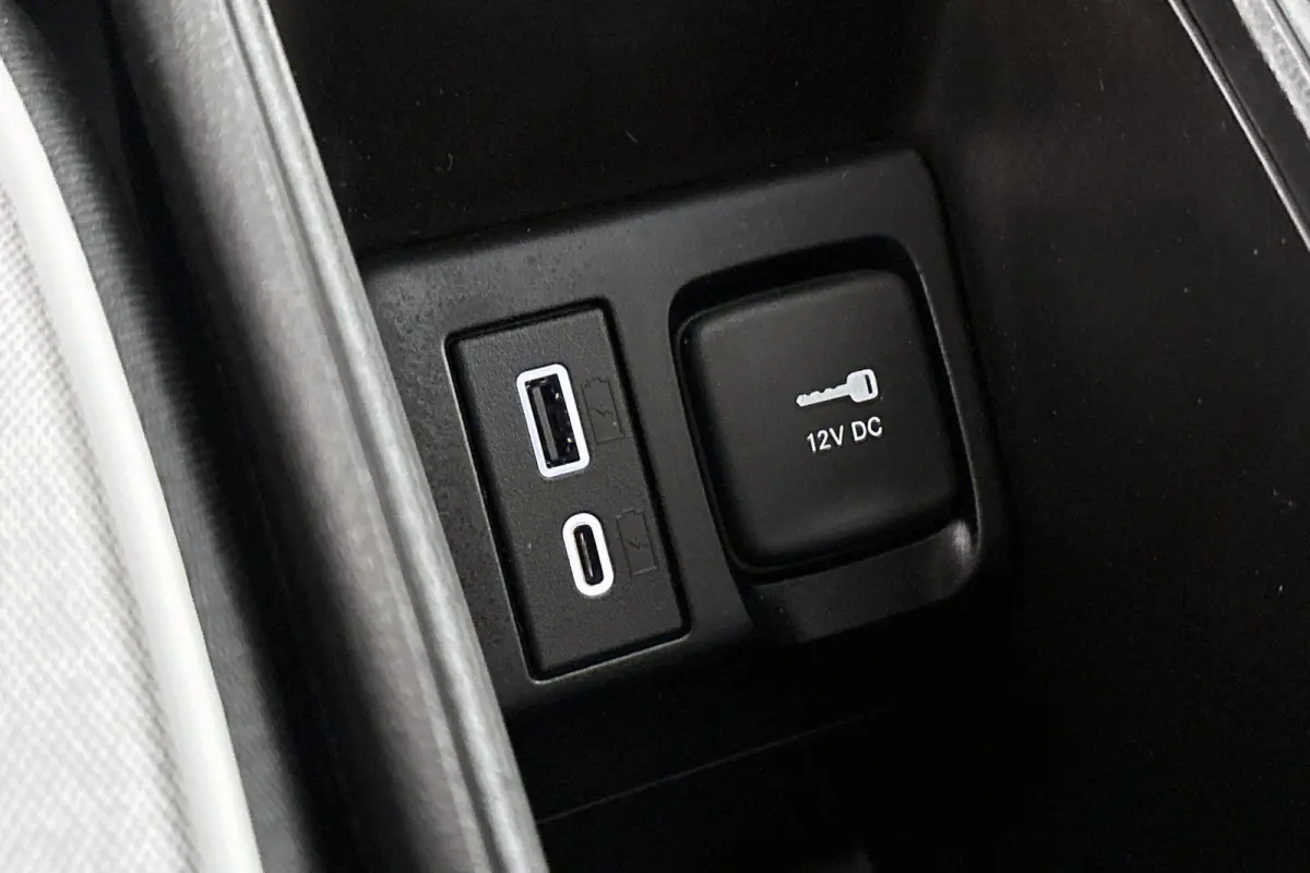 1.0 Hybrid Torino Launch Edition Apple CarPlay Parkeersensoren Climate Control