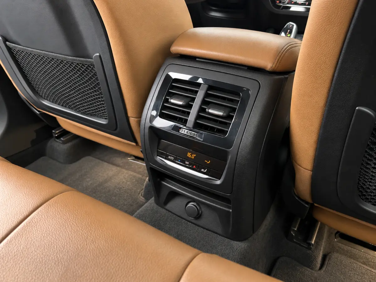 sDrive20i High Executive Pano-dak/20'LMV/Leder/M-Sport-Stoelen/Keyless