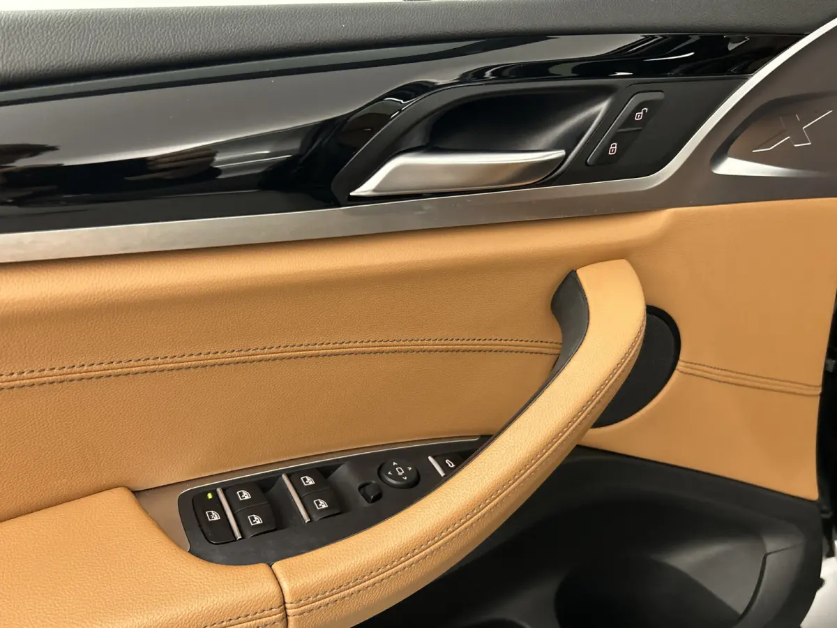 sDrive20i High Executive Pano-dak/20'LMV/Leder/M-Sport-Stoelen/Keyless