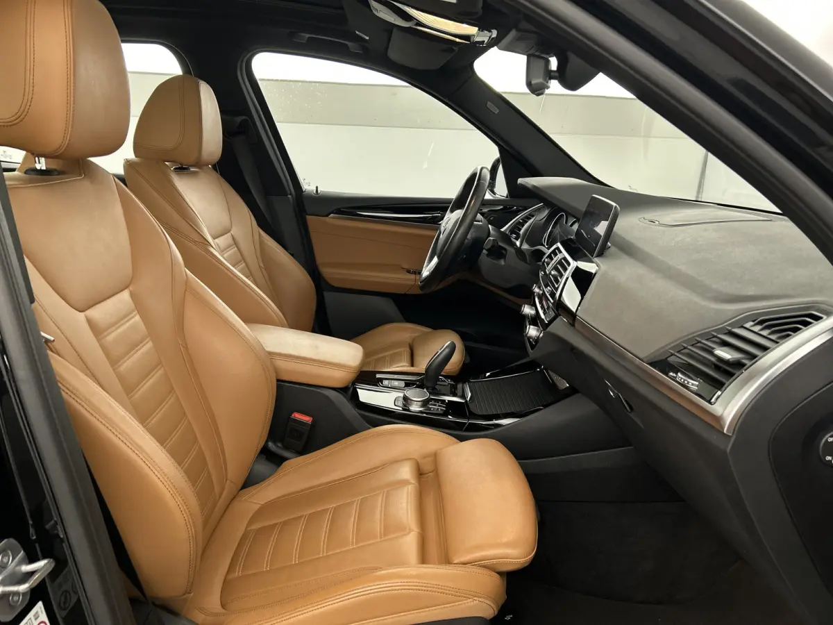 sDrive20i High Executive Pano-dak/20'LMV/Leder/M-Sport-Stoelen/Keyless