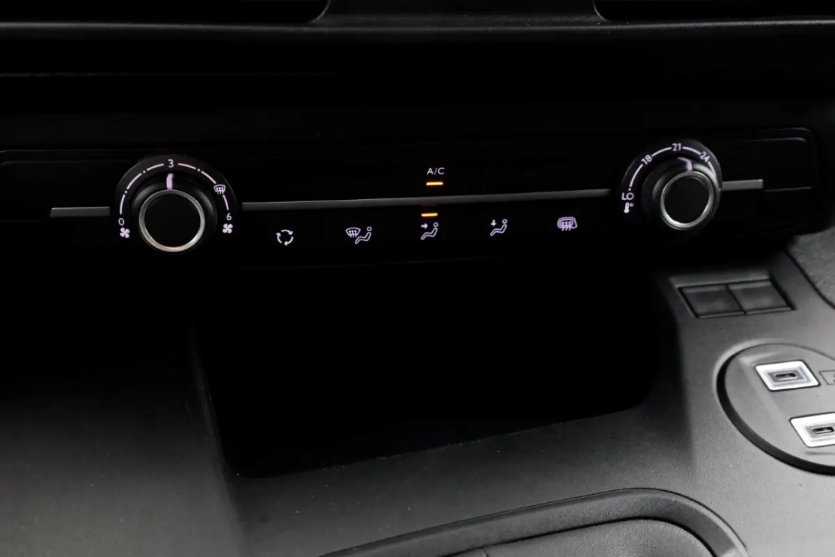 1.5 BlueHDi 130pk Airco/Carplay/Cruise Control 05-2024