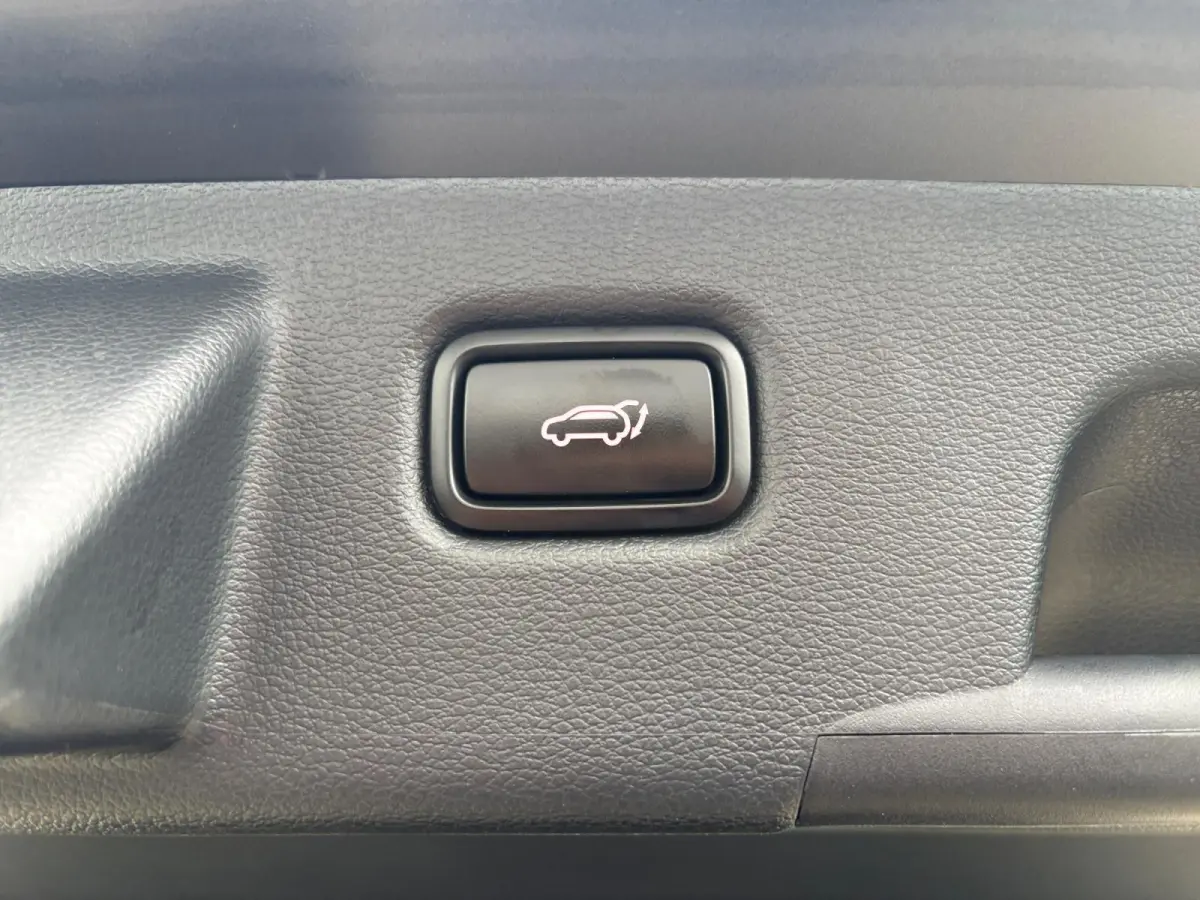 1.0 T-GDi MHEV Design Edition | Stoel en stuurverwarming | Navigatie | Camera | Apple Carplay / Android Auto | Elektrisch achterklep |