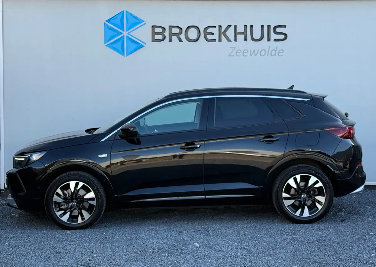 1.6 Turbo Plug-In Hybrid Ultimate 180PK | ADAPTIVE CRUISE CONTROL| ALCANTARA BEKLEDING| KEYLESS ENTRY&START| 360 CAMERA