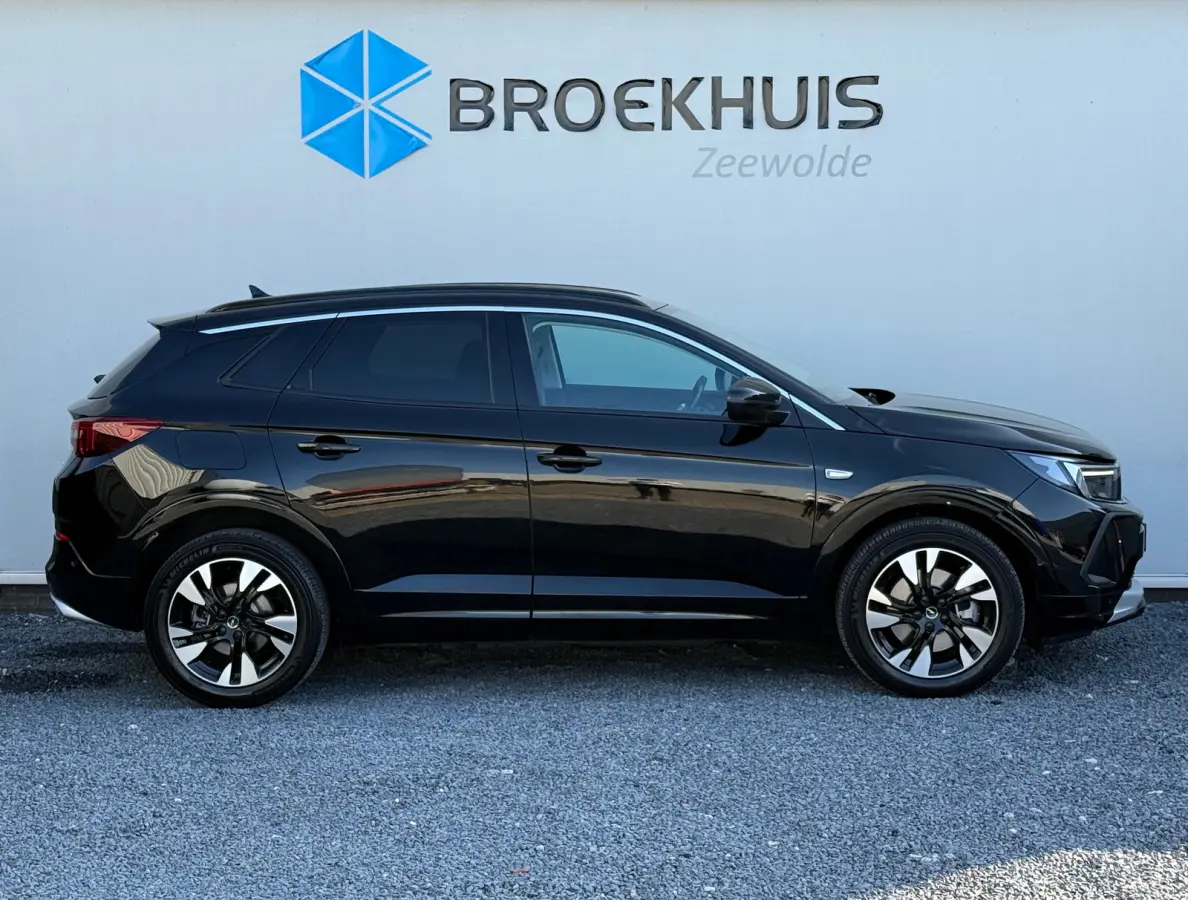 1.6 Turbo Plug-In Hybrid Ultimate 180PK | ADAPTIVE CRUISE CONTROL| ALCANTARA BEKLEDING| KEYLESS ENTRY&START| 360 CAMERA