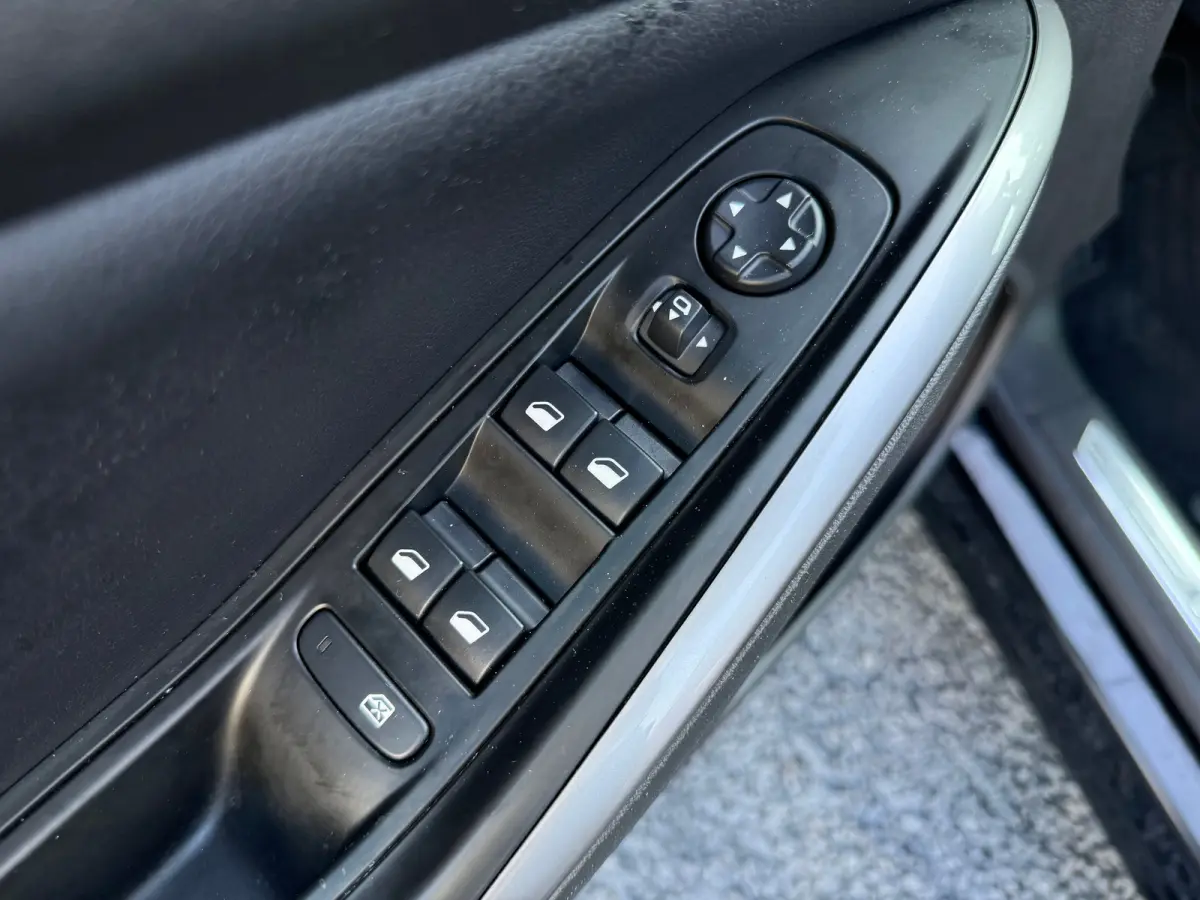 1.6 Turbo Plug-In Hybrid Ultimate 180PK | ADAPTIVE CRUISE CONTROL| ALCANTARA BEKLEDING| KEYLESS ENTRY&START| 360 CAMERA