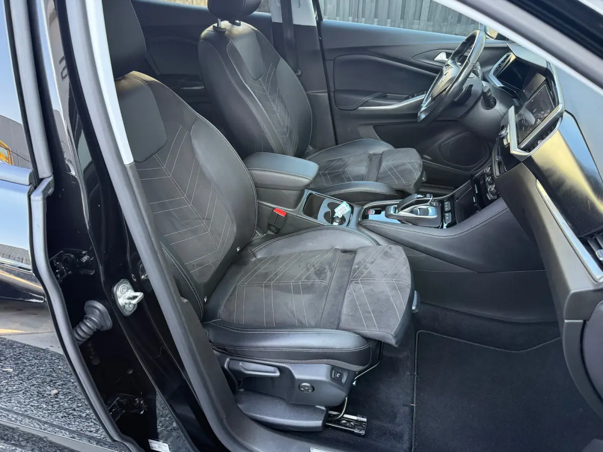1.6 Turbo Plug-In Hybrid Ultimate 180PK | ADAPTIVE CRUISE CONTROL| ALCANTARA BEKLEDING| KEYLESS ENTRY&START| 360 CAMERA