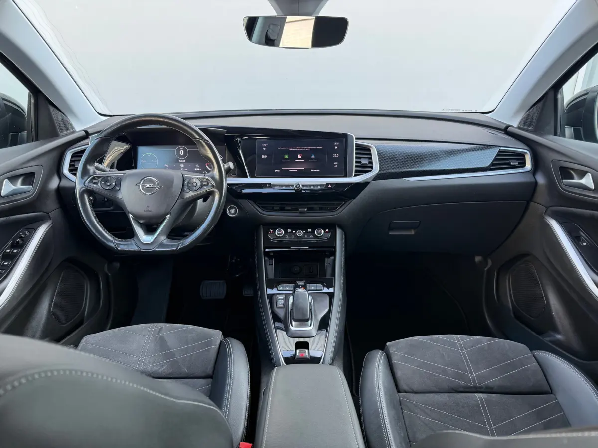 1.6 Turbo Plug-In Hybrid Ultimate 180PK | ADAPTIVE CRUISE CONTROL| ALCANTARA BEKLEDING| KEYLESS ENTRY&START| 360 CAMERA