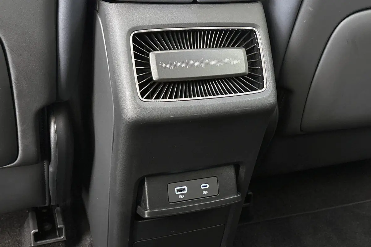 Business Edition 80 kWh Head-Up Stoelverwarming Panoramadak