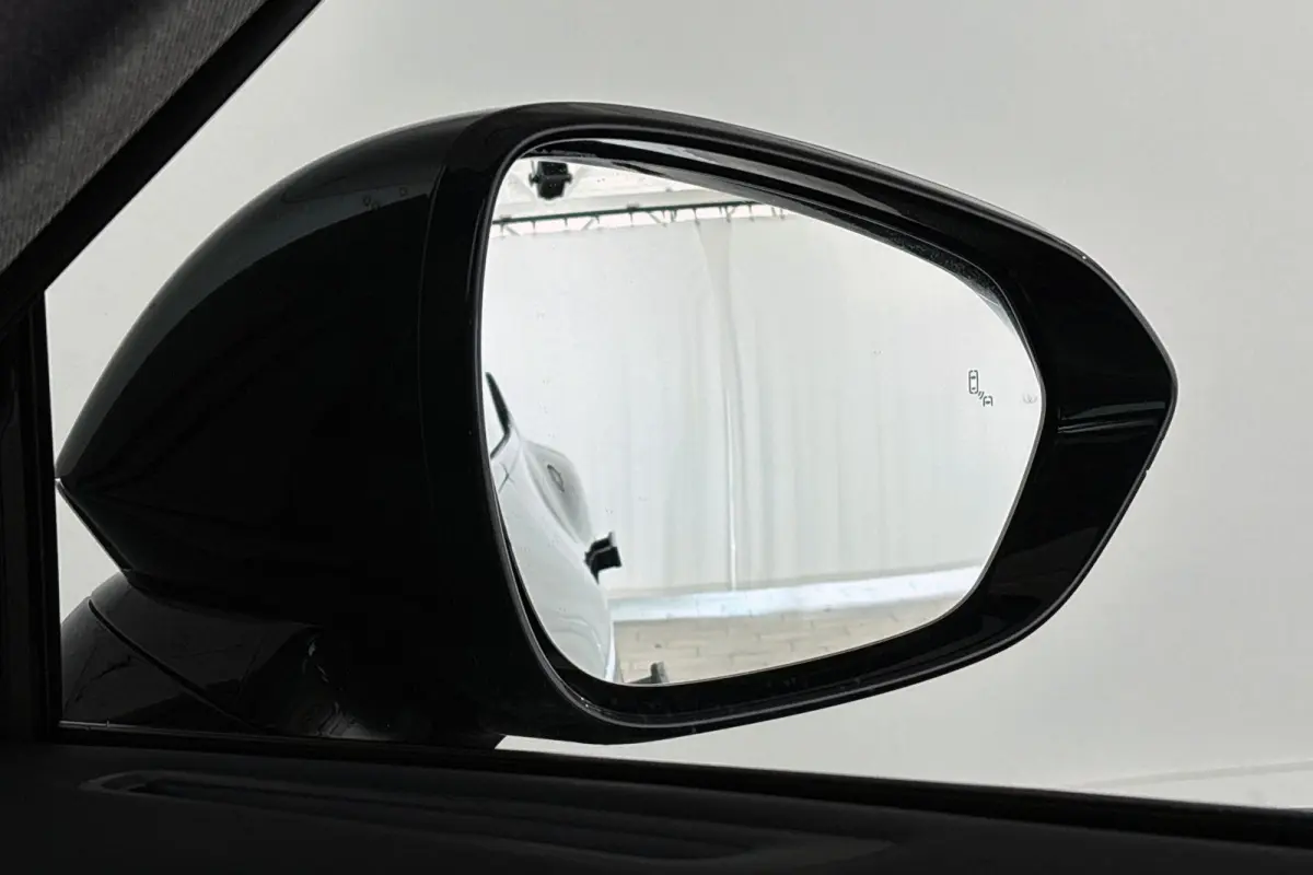 Business Edition 80 kWh Head-Up Stoelverwarming Panoramadak