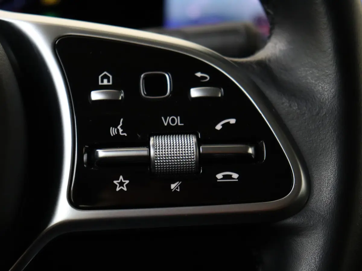 250 e Luxury Line /360 Camera /Apple Carplay /Dodehoekassistent