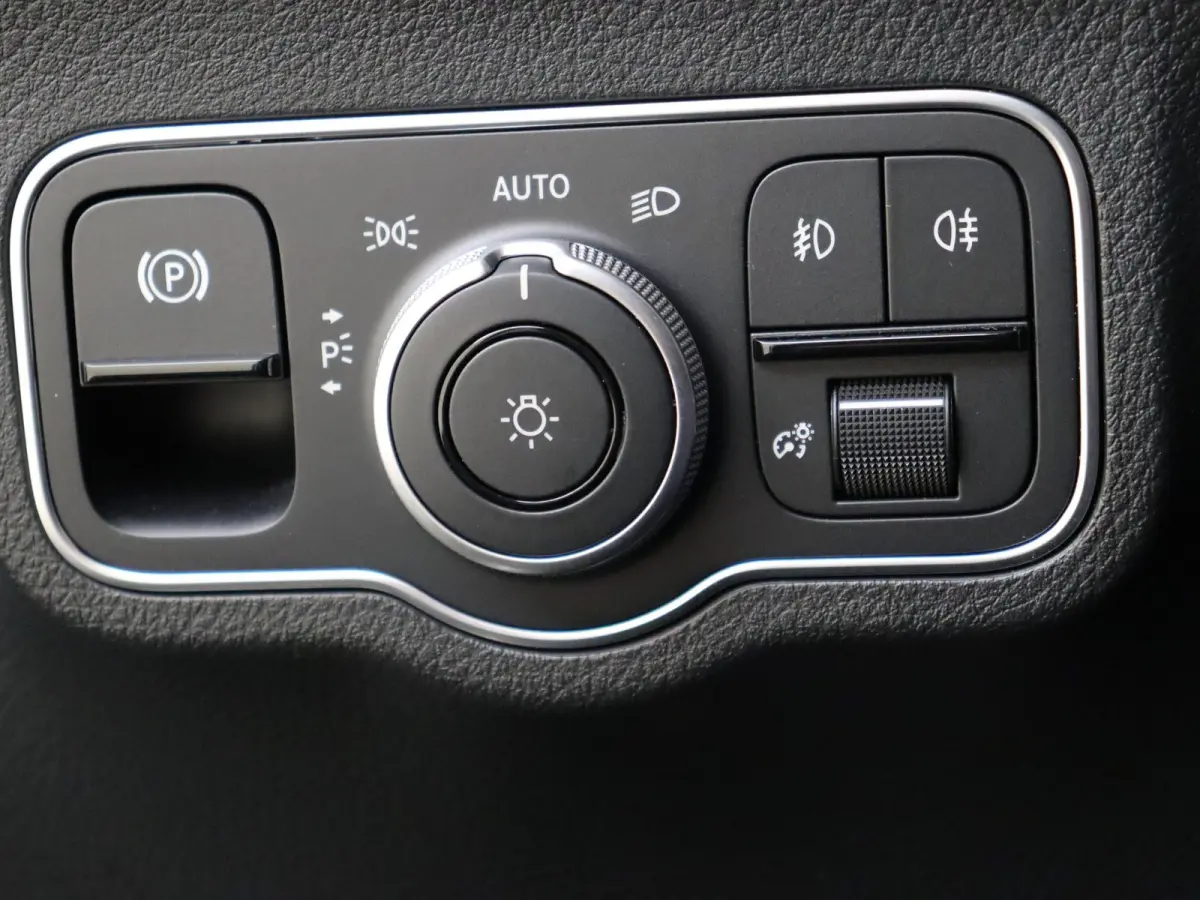 250 e Luxury Line /360 Camera /Apple Carplay /Dodehoekassistent
