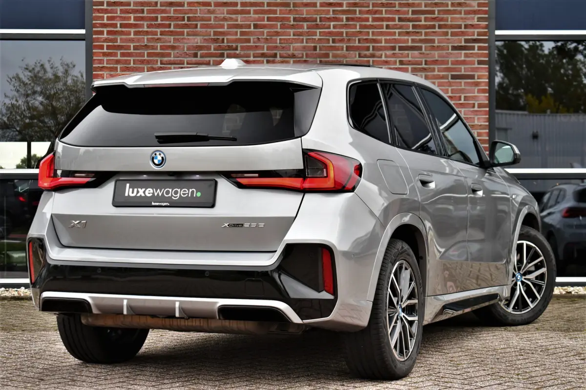 xDrive25e M-Sport Pano Trekh ACC 360 H/K HUD Massage E-zetels