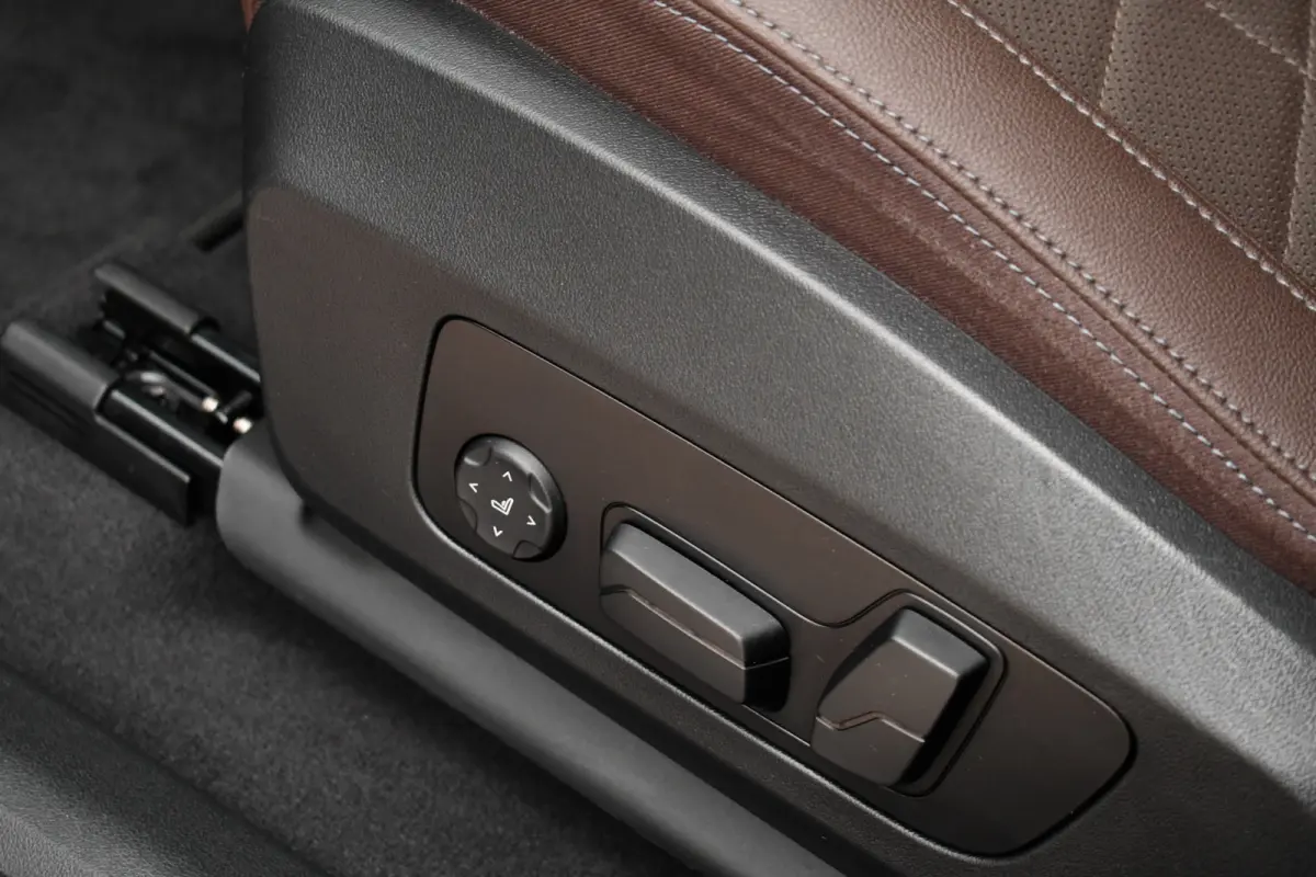 xDrive25e M-Sport Pano Trekh ACC 360 H/K HUD Massage E-zetels
