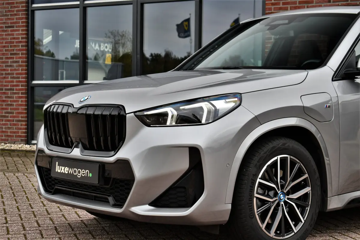 xDrive25e M-Sport Pano Trekh ACC 360 H/K HUD Massage E-zetels
