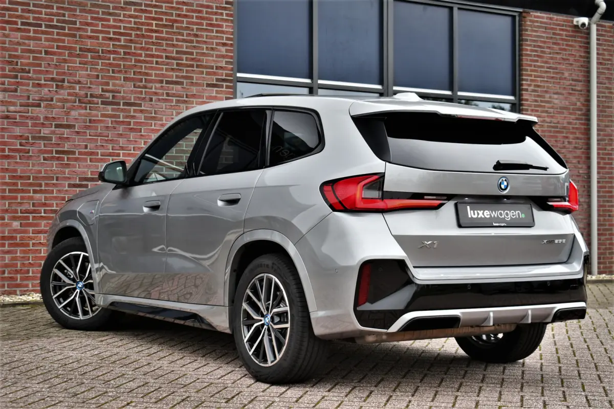 xDrive25e M-Sport Pano Trekh ACC 360 H/K HUD Massage E-zetels