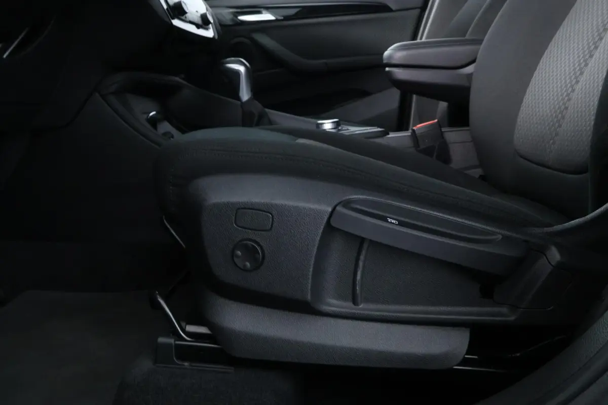 xDrive25e Business Edition Plus |LED|HUD|PDC|SFEERVERL.|ST VWM|+++