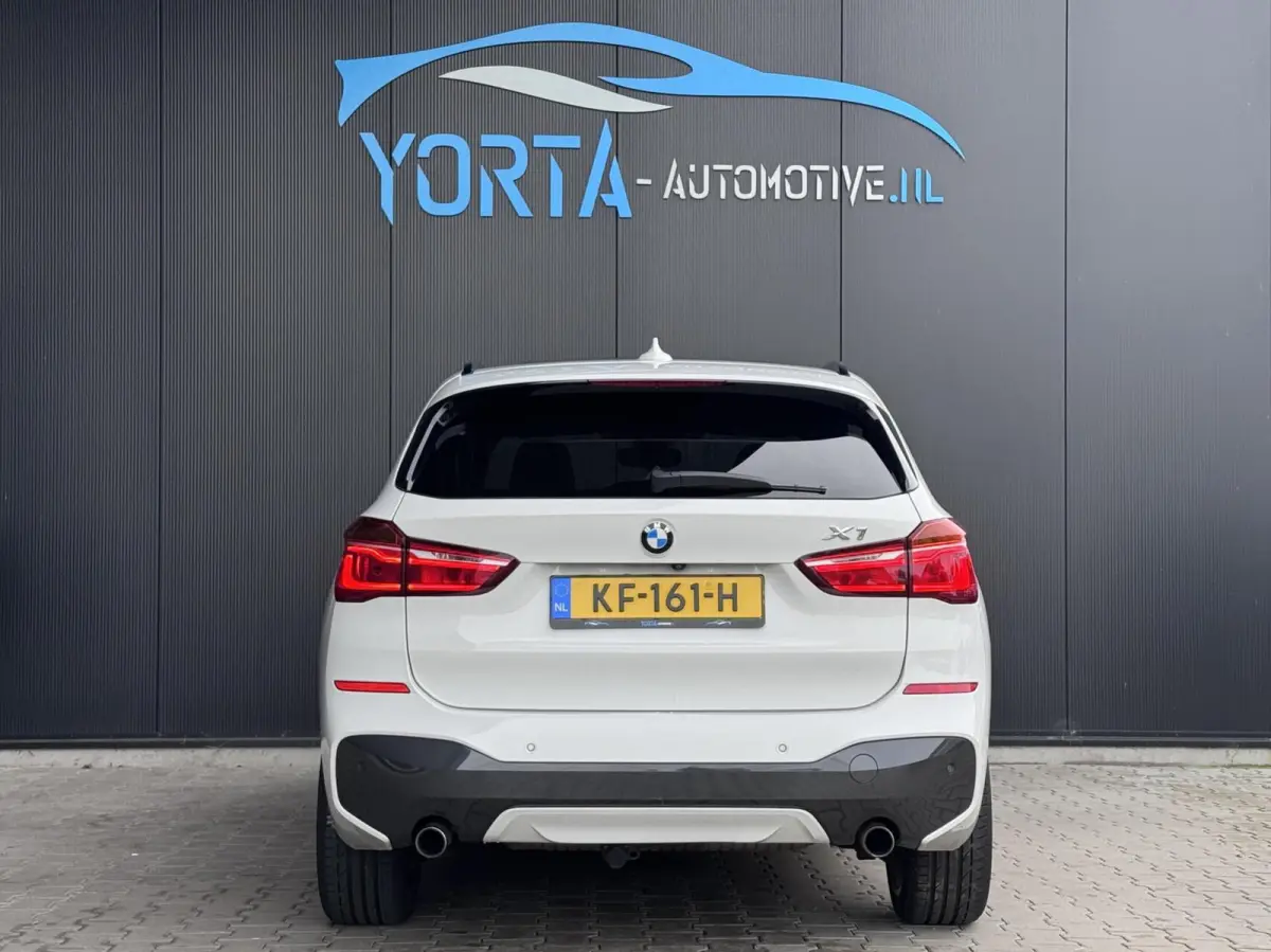 sDrive20i High Executive M Sport NL AUTO|VOL OPTIES