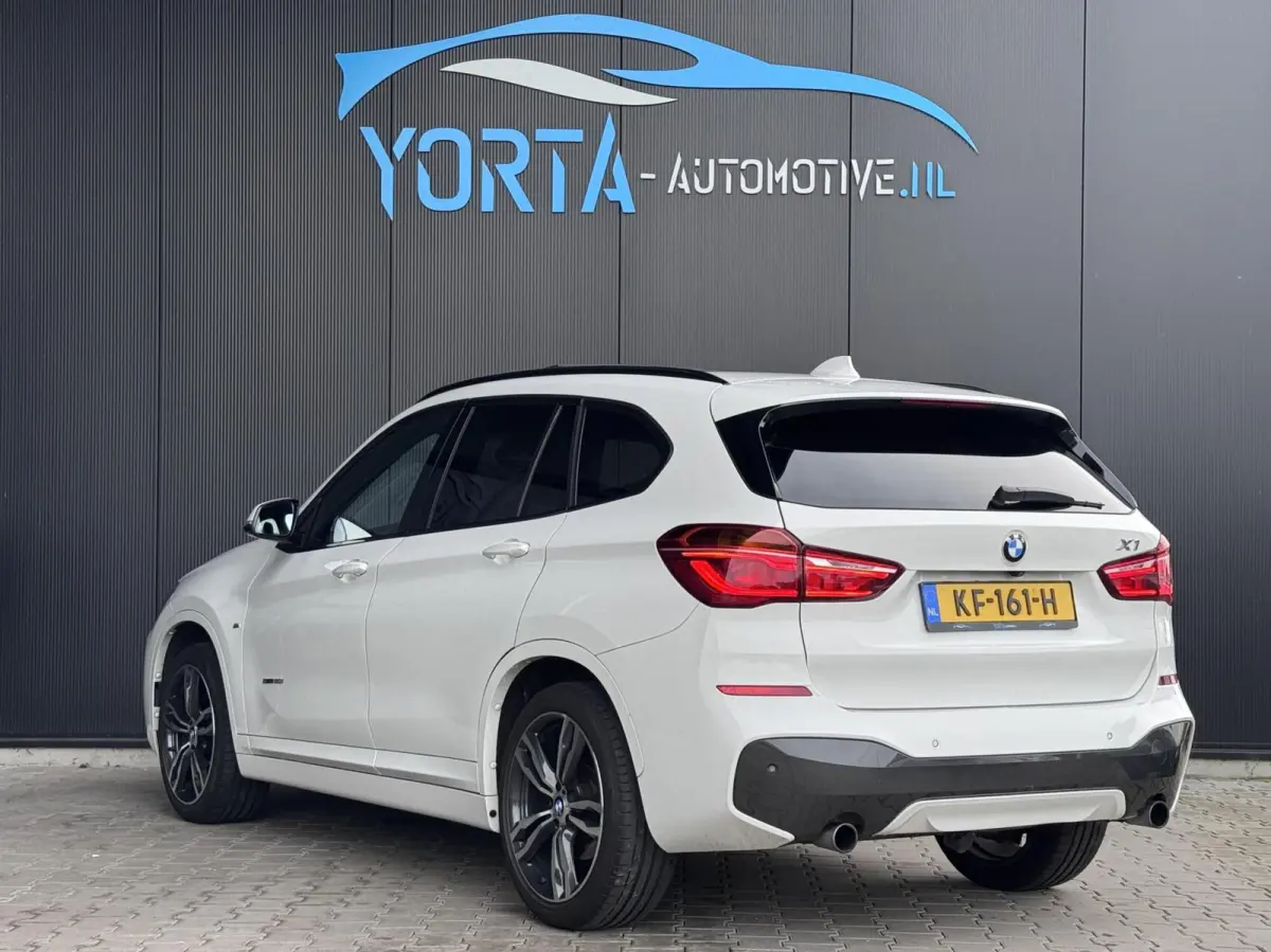 sDrive20i High Executive M Sport NL AUTO|VOL OPTIES