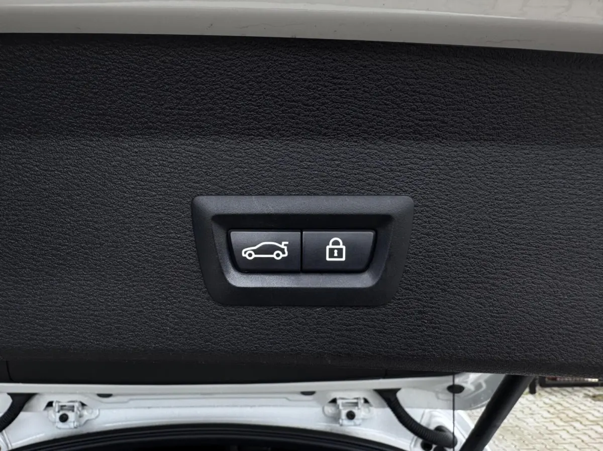 sDrive20i High Executive M Sport NL AUTO|VOL OPTIES