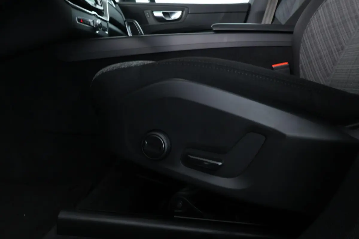 2.0 T6 Plug-in hybrid AWD Core Bright Long Range |PANO|CAMERA|LED|ST + STUUR VWM|TREKHAAK|CARPLAY|+++