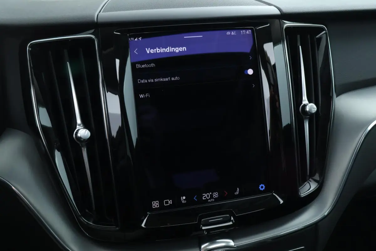 2.0 T6 Plug-in hybrid AWD Core Bright Long Range |PANO|CAMERA|LED|ST + STUUR VWM|TREKHAAK|CARPLAY|+++