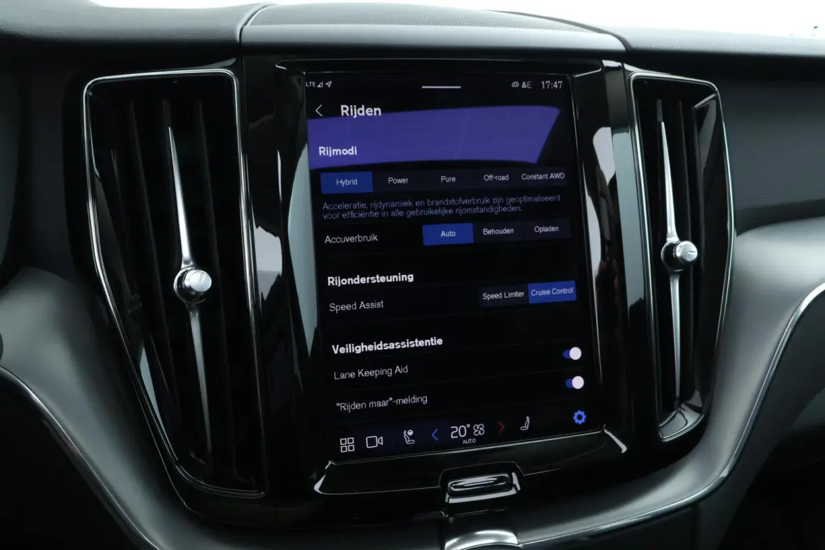 2.0 T6 Plug-in hybrid AWD Core Bright Long Range |PANO|CAMERA|LED|ST + STUUR VWM|TREKHAAK|CARPLAY|+++