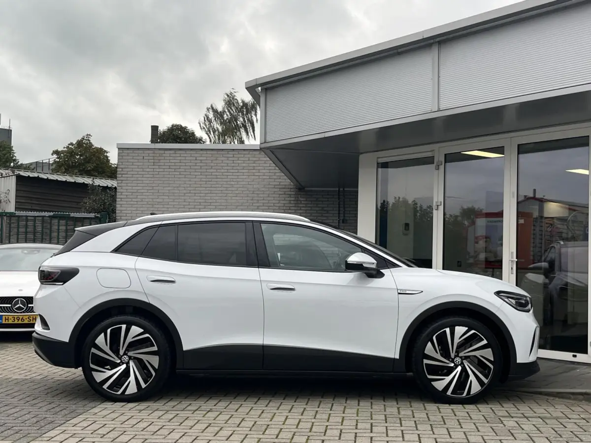 204PK 77 kWh PANO+MEMORY+IQ-LED+KEYLESS+21''