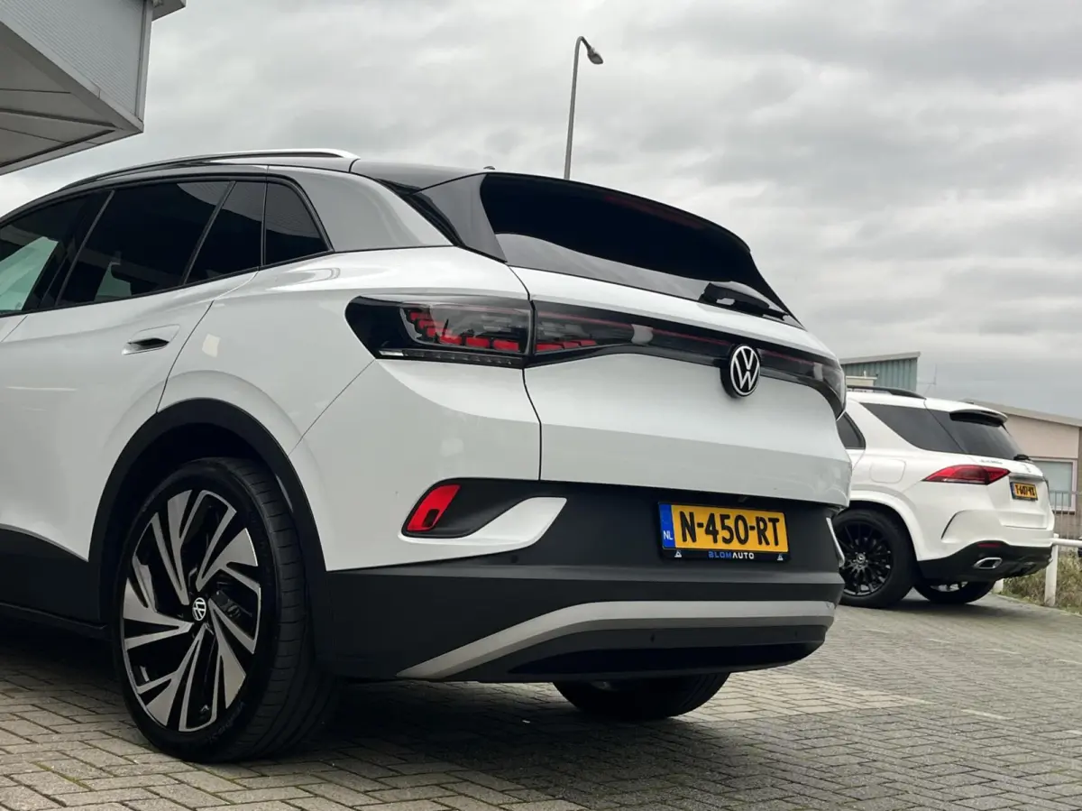 204PK 77 kWh PANO+MEMORY+IQ-LED+KEYLESS+21''